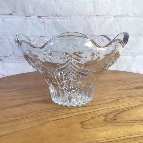 Mikasa Crystal Christmas Night Footed Bowl - Picture 2 of 6